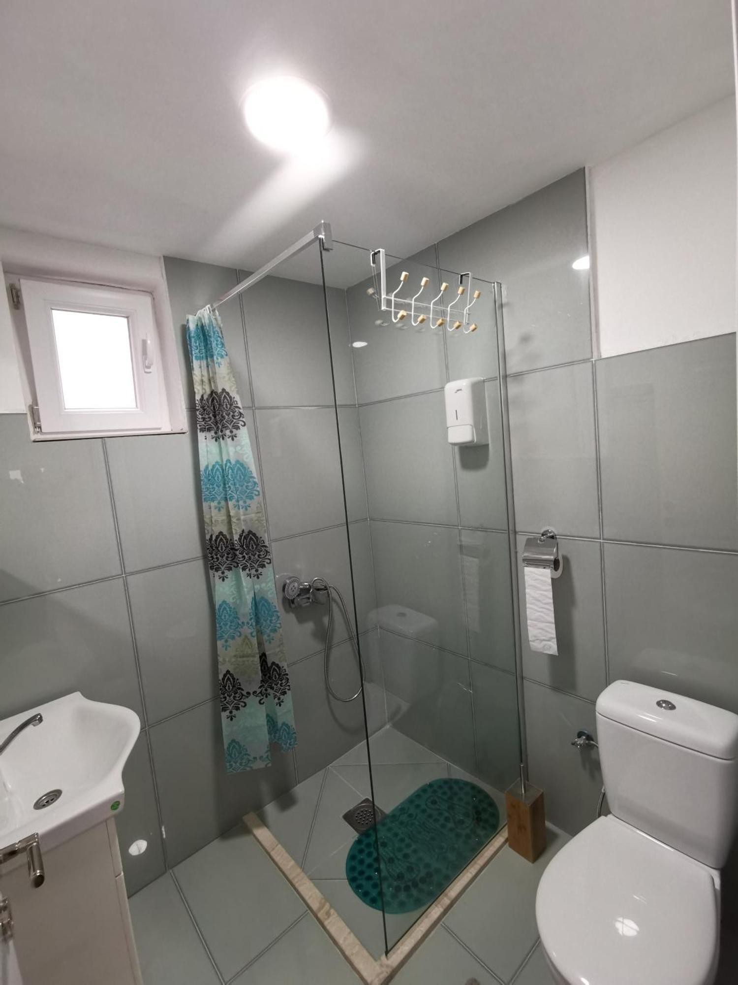 In Apartments Airport Mitrovici  Номер фото