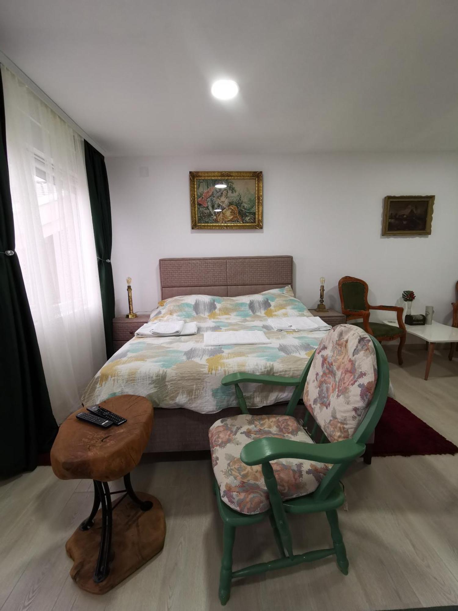 In Apartments Airport Mitrovici  Номер фото